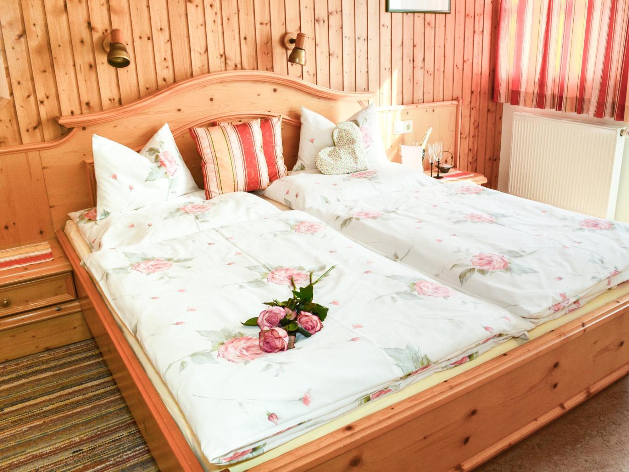 Appartement-Pension Fahrnberggut ラウリス エクステリア 写真